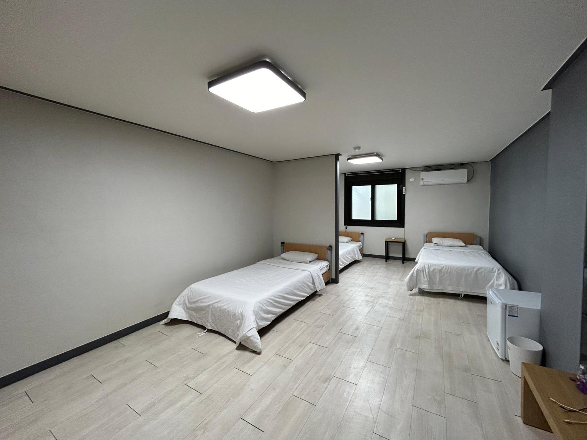Deluxe Motel Kodže Pokoj fotografie