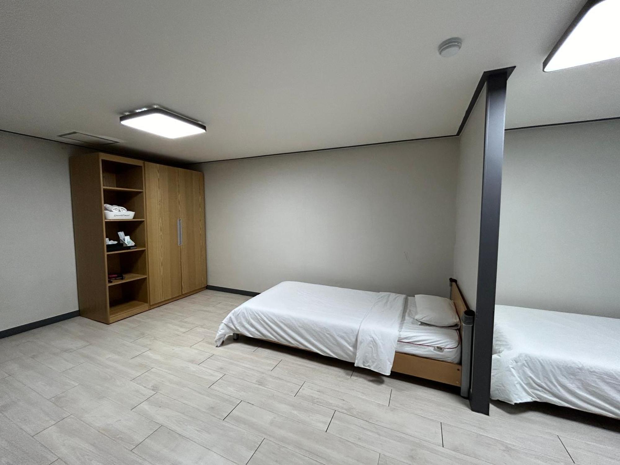 Deluxe Motel Kodže Pokoj fotografie